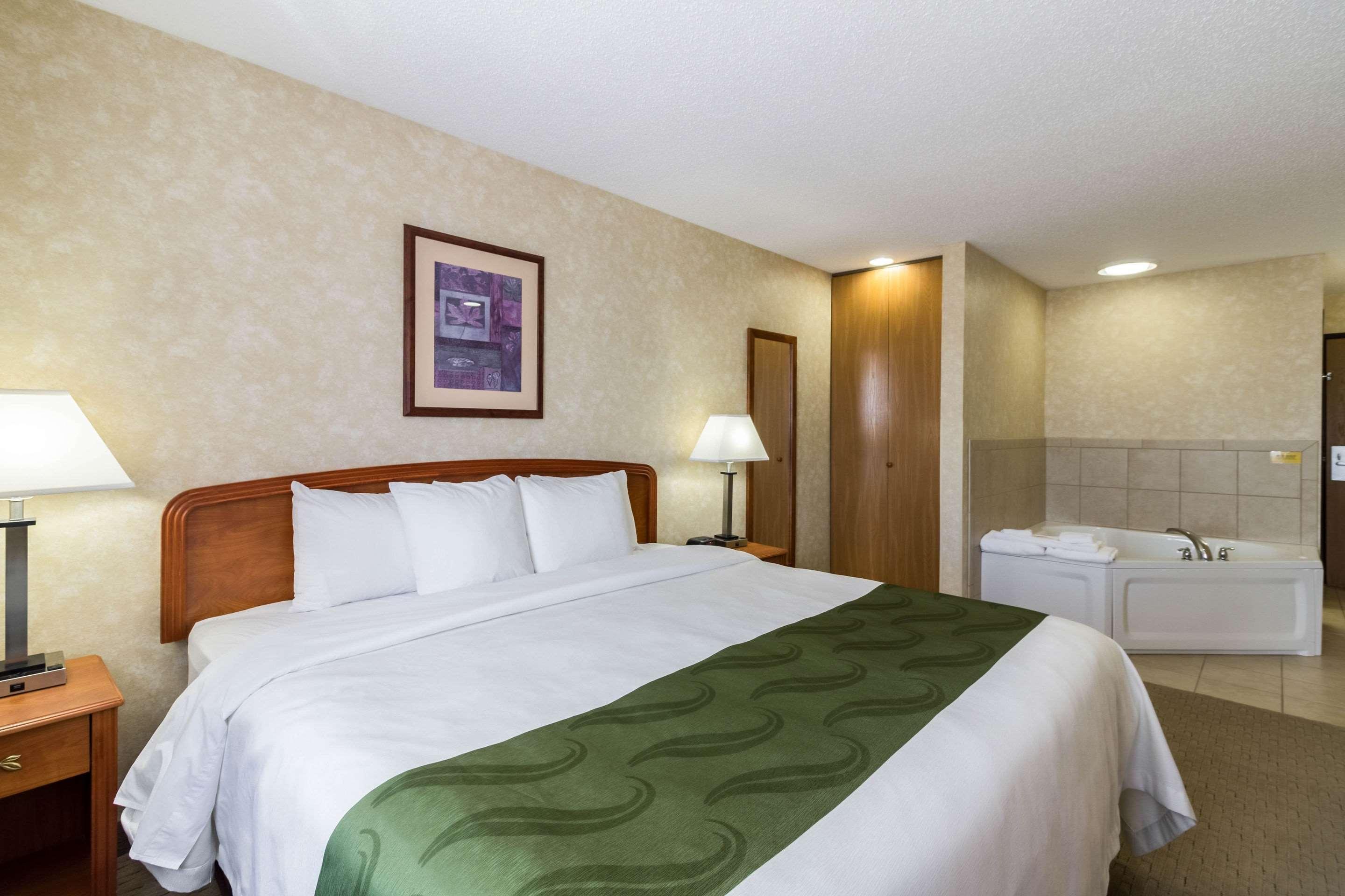 Quality Inn Marshall Mn Near University Exterior photo