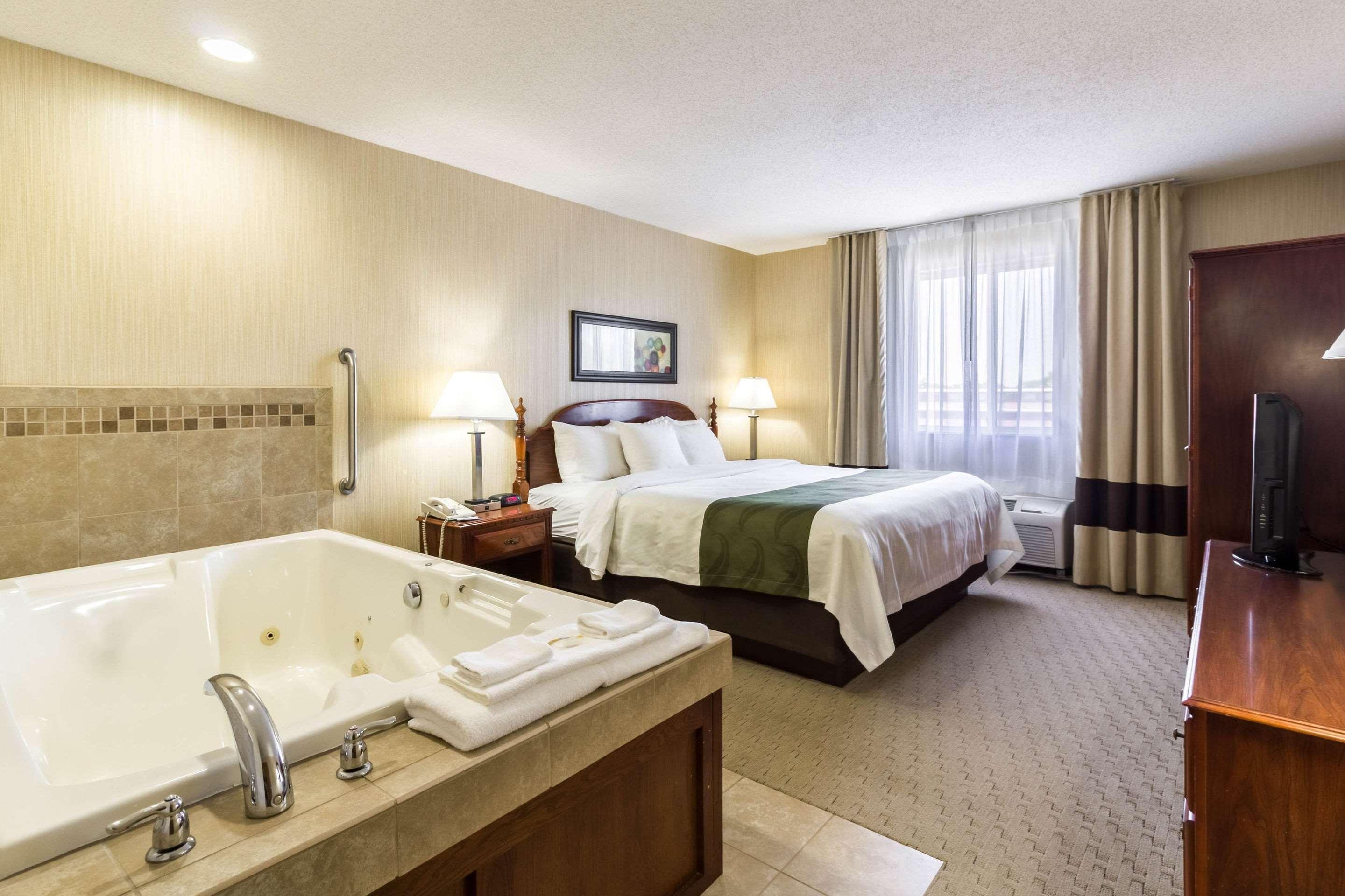 Quality Inn Marshall Mn Near University Exterior photo