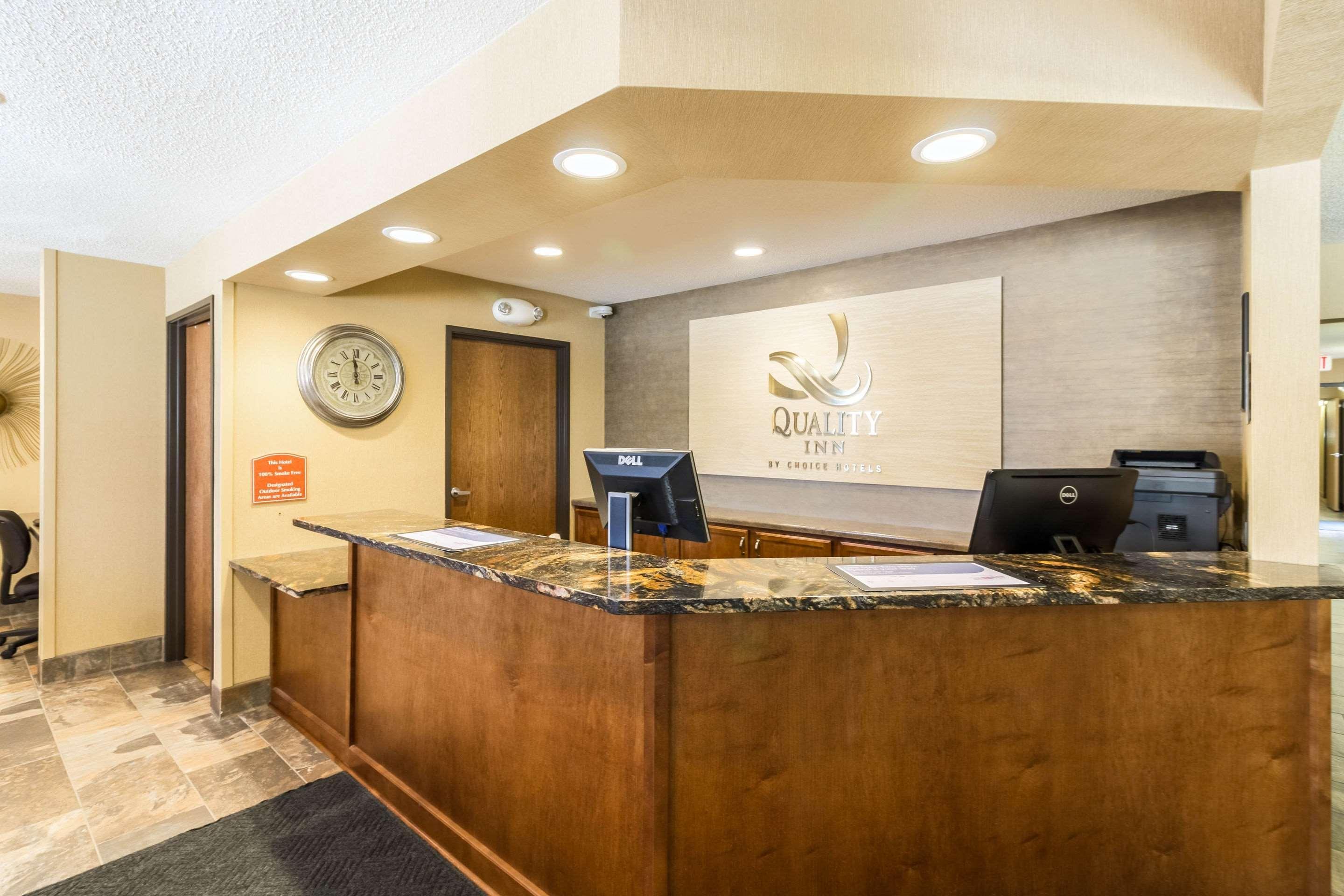 Quality Inn Marshall Mn Near University Exterior photo